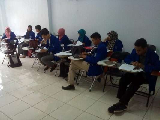 PENGUMUMAN suasana ujian mahasiswa 2015