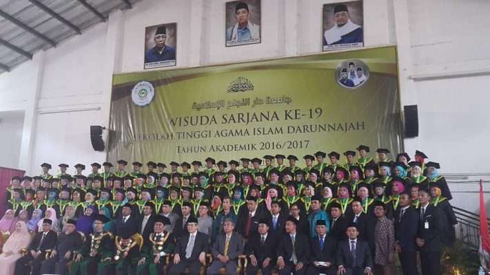 Wisuda Sarjana Kampus Darunnajah ke-19 Berjalan Meriah Wisuda Sarjana Kampus Darunnajah ke-19 Berjalan Meriah