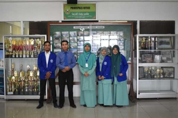 Observasi Peserta PPL ke MTS Darunnajah Observasi Peserta PPL ke MTS Darunnajah