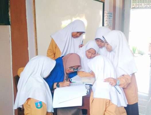Peserta Program Pengalaman Lapangan Melatih Ekstrakulikuler Marawis Peserta Program Pengalaman Lapangan Melatih Ekstrakulikuler Marawis