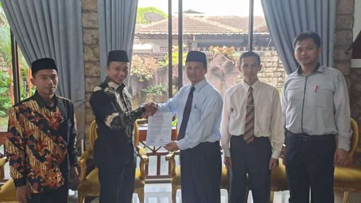 Ponpes Al- Istiqamah Sulawesi Datang ke Jakarta Untuk MOU dengan UDN Ponpes Al- Istiqamah Sulawesi Datang ke Jakarta Untuk MOU dengan UDN