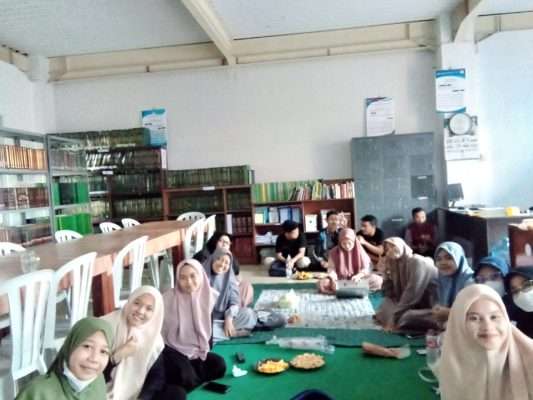 Perpustakaan Universitas Darunnajah Menyelenggarakan Kegiatan Bedah Film G30SPKI Perpustakaan Universitas Darunnajah Menyelenggarakan Kegiatan Bedah Film G30SPKI