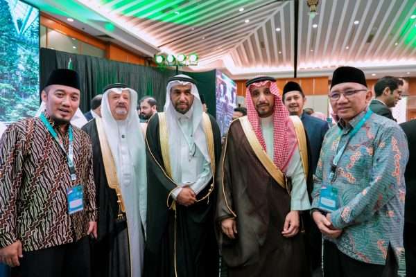 Presiden, Rektor, Serta Jajaran Universitas Darunnajah menghadiri Multaqo Alumni Saudi se-Asia Pasifik di Grand Sahid Jakarta Presiden, Rektor, Serta Jajaran Universitas Darunnajah menghadiri Multaqo Alumni Saudi se-Asia Pasifik di Grand Sahid Jakarta