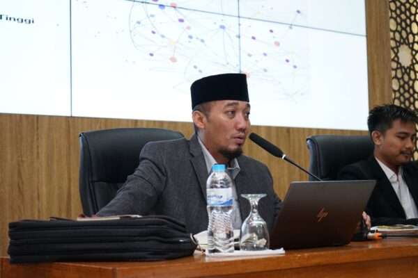 Siap Menjadi Universitas Bintang 5 – KH. Hadiyanto Arief, S.H., M.Bs. Siap Menjadi Universitas Bintang 5 – KH. Hadiyanto Arief, S.H., M.Bs.