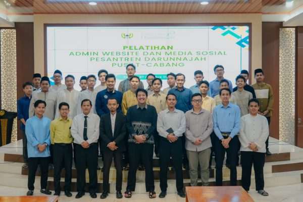 Pelatihan Admin Website dan Sosial Media: Langkah Strategis Darunnajah Menuju SDM Unggul Pelatihan Admin Website dan Sosial Media: Langkah Strategis Darunnajah Menuju SDM Unggul