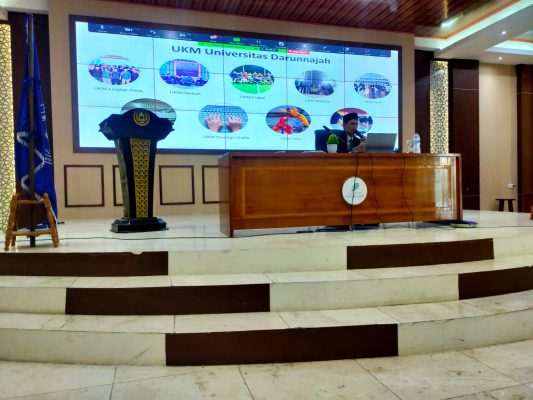 Sosialisasi UKM pada mahasiswa baru Sosialisasi UKM pada mahasiswa baru