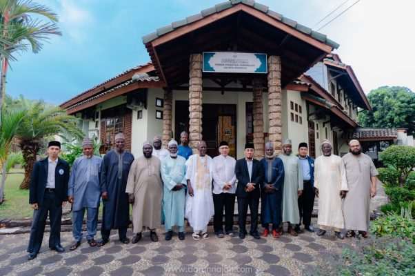 Memperkuat Kolaborasi Wakaf, Delegasi SOZECOM Nigeria Disambut Hangat di Darunnajah Memperkuat Kolaborasi Wakaf, Delegasi SOZECOM Nigeria Disambut Hangat di Darunnajah