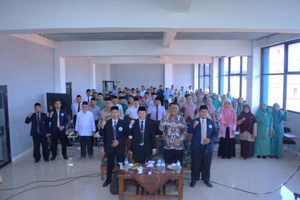 Dosen Fakultas Agama Islam Universitas Darunnajah Mengikuti Rapat Dosen Bahas RPS Berbasis OBE” Dosen Fakultas Agama Islam Universitas Darunnajah Mengikuti Rapat Dosen Bahas RPS Berbasis OBE”