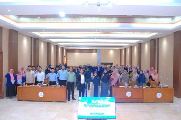 Seminar Teacherpreneurship: Inovasi dalam Pendidikan dan Pengembangan Mindset Entrepreneurship pada Guru Seminar Teacherpreneurship: Inovasi dalam Pendidikan dan Pengembangan Mindset Entrepreneurship pada Guru