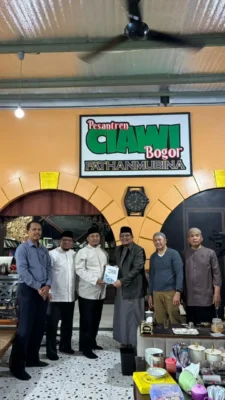 Sosialisasi Universitas Darunnajah kepada Santri Akhir dan Diskusi Tindak Lanjut Sarasehan Alumni di Pesantren Fathamubina Ciawi Bogor Sosialisasi Universitas Darunnajah kepada Santri Akhir dan Diskusi Tindak Lanjut Sarasehan Alumni di Pesantren Fathamubina Ciawi Bogor
