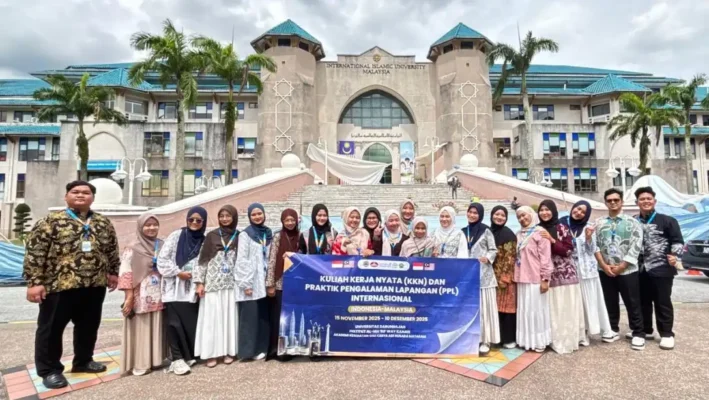 Partisipasi Mahasiswa KKN Internasional Batch 3 Malaysia dalam penyelenggaraan ICT4M 2025 di IIUM Partisipasi Mahasiswa KKN Internasional Batch 3 Malaysia dalam penyelenggaraan ICT4M 2025 di IIUM
