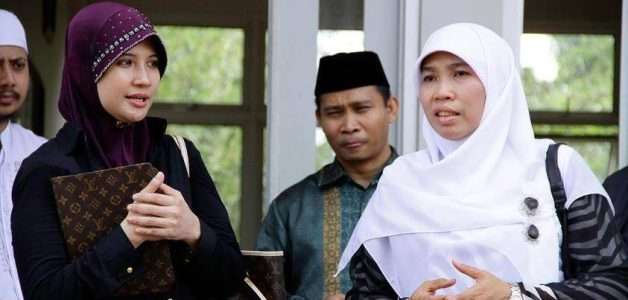 USTADZAH WAHIDAH, Gratiskan 6000 Santri Nurul Iman