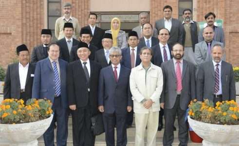 Darunnajah Bekerjasama dengan IIUI Pakistan