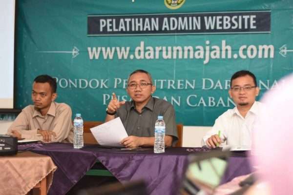 Pelatihan Website Guna Meningkatkan kualitas Mutu Operator Web