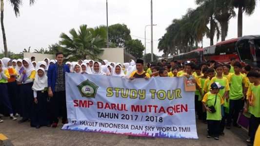 Studi Tour SMP Darul Mutaqin bersama Peserta PPL