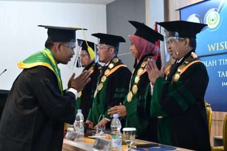 Wisuda Sarjana Ke-21 STAI Darunnajah