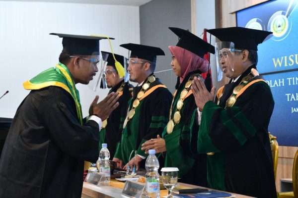 Wisuda Sarjana Ke-21 STAI Darunnajah