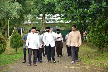 Pimpinan Pesantren Darunnajah dan Tim Perguruan Tinggi Darunnajah adakan peninjauan lokasi dan rapat koordinasi persiapkan Pesantren Mahasiswa