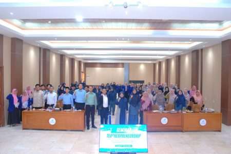 Seminar Teacherpreneurship: Inovasi dalam Pendidikan dan Pengembangan Mindset Entrepreneurship pada Guru