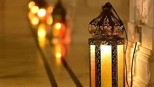 Malam Lailatul Qadar: Keutamaan, Tanda, dan Cara Memperolehnya di Bulan Ramadan