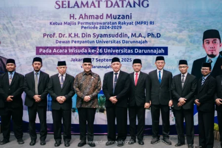 Foto Bersama H. Ah,mad Muzani bersama Jajaran Rektorat UDN