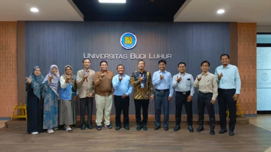 Focus Group Discussion Fakultas Sains dan Teknologi Universitas Darunnajah dengan Fakultas Teknologi Informasi Universitas Budi Luhur